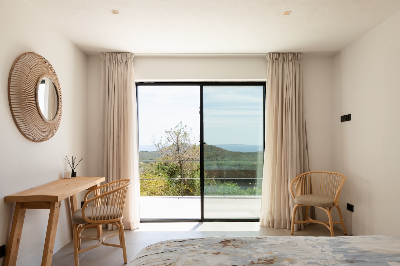 Resa Estates Ibiza for sale villa sea views koop bedroom 1.1.jpg